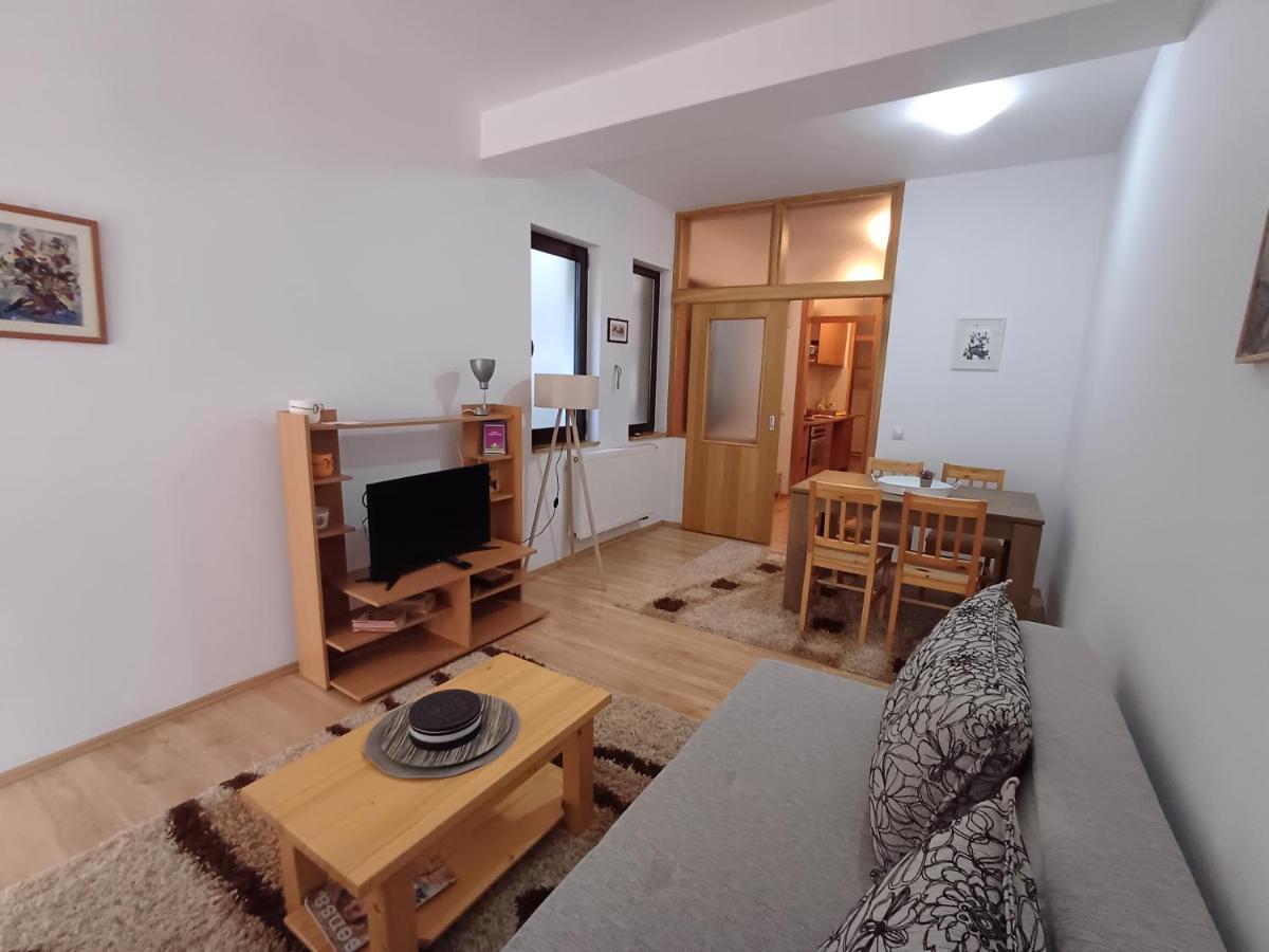 Apartmani Damir ซาราเยโว ภายนอก รูปภาพ